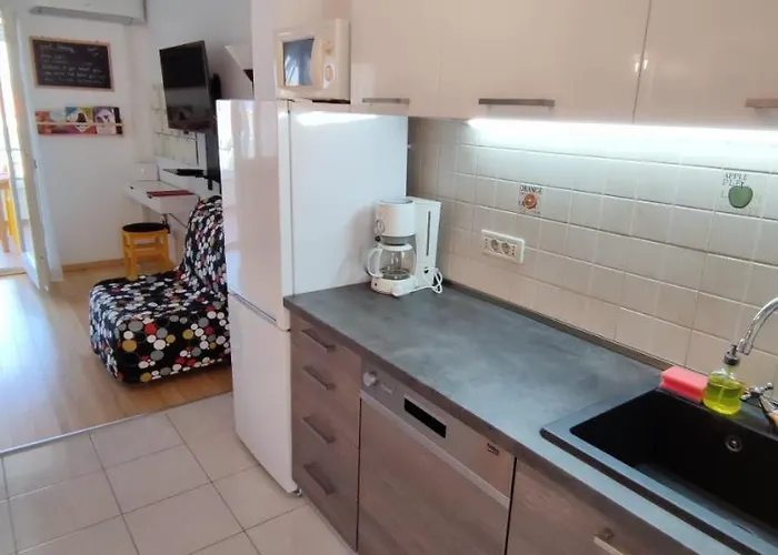 Nature Lägenhet Ravni